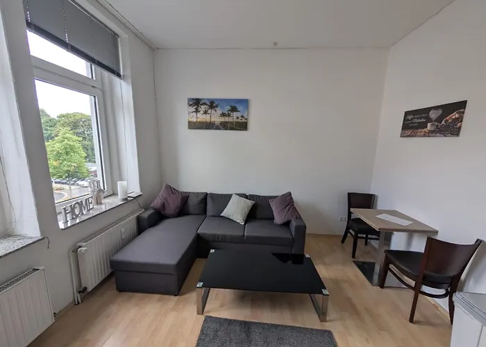 Zentral Gelegene Altbauwohnung In Detmold, Paulinchen *